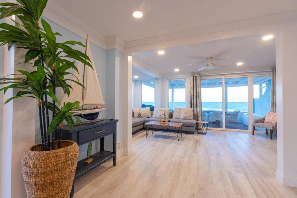 나사우 Harbour Mews - Oceanfront Townhouse 빌라 외부 사진